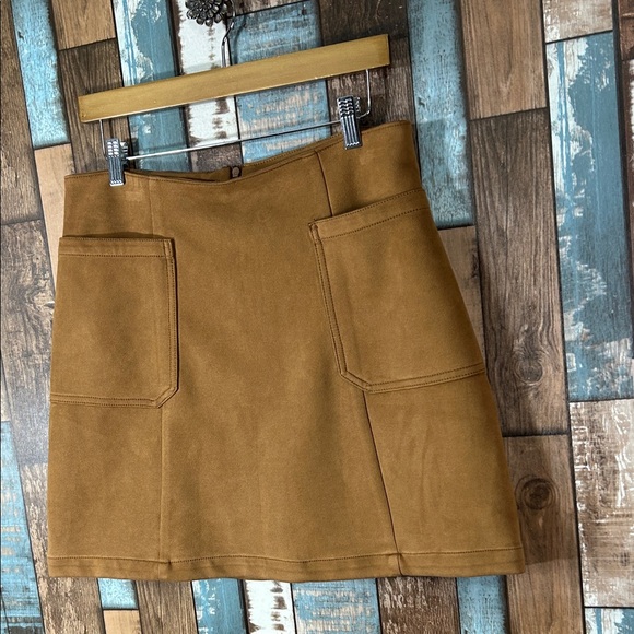 Stylish Tan suede Mini Skirt with Pockets - Picture 11 of 11